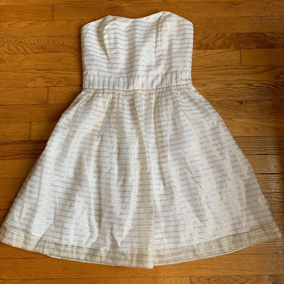 Lilly Pulitzer Dresses & Skirts - Lilly Pulitzer Gold Striped Kerry Cocktail Dress